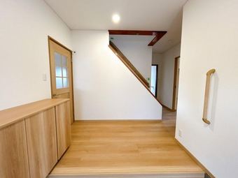 5LDK house in Nakaniikawa District