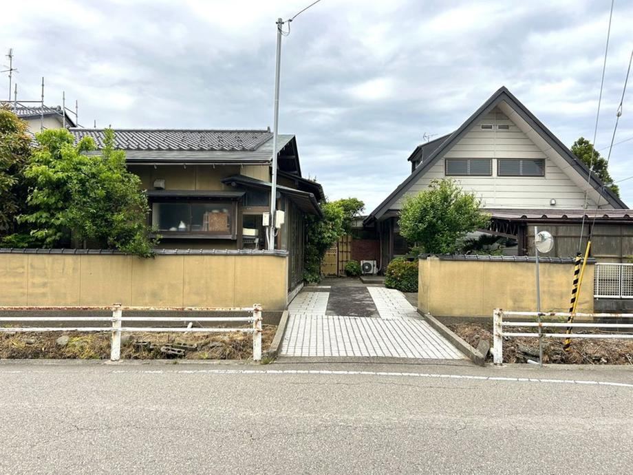 4DK house in Kanazawa, Ishikawa - Photo 1
