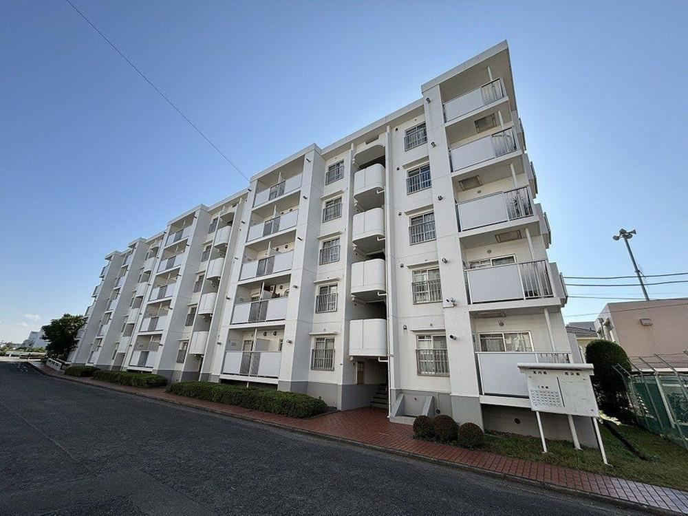 3LDK apartment in Atsugi, Kanagawa - Photo 1