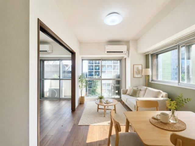 2LDK apartment in Itabashi Ward, Tokyo - Photo 1
