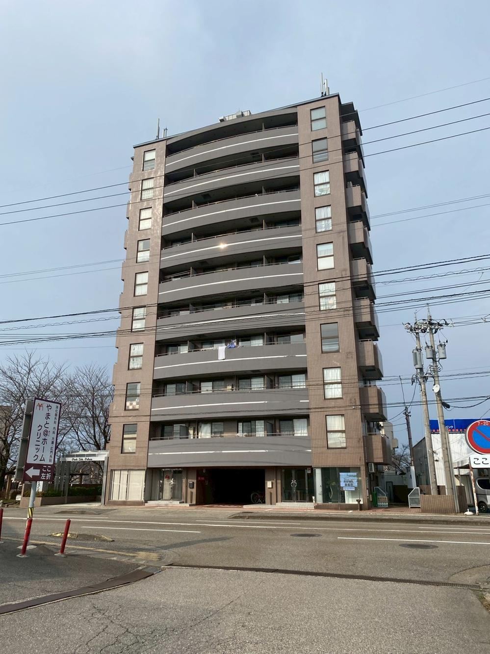 2LDK apartment in Kanazawa, Ishikawa - Photo 1