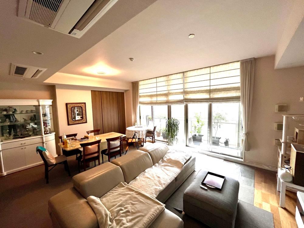 2LDK apartment in Setagaya Ward, Tokyo - Photo 1
