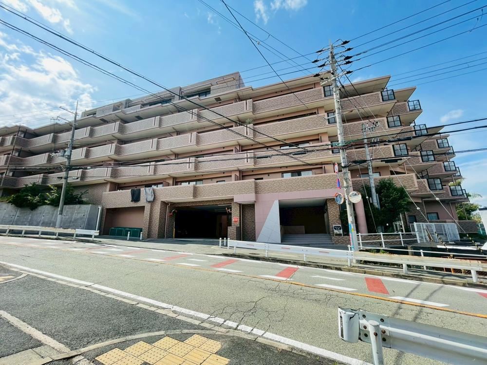 3LDK apartment in Kawanishi, Hyogo - Photo 1
