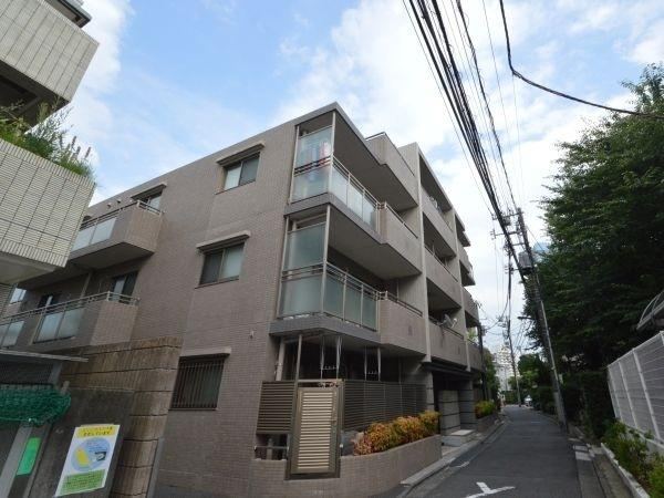 2LDK apartment in Shinjuku Ward, Tokyo - Photo 1