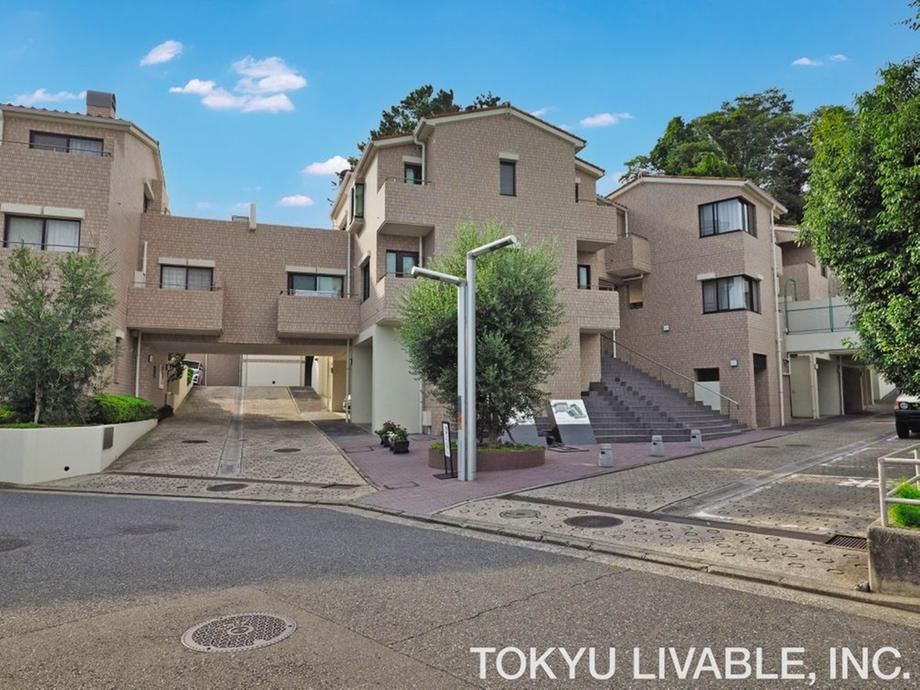 3LDK apartment in Tsurumi Ward, Yokohama, Kanagawa - Photo 1