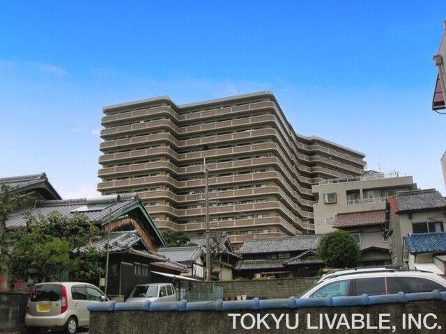 4LDK apartment in Hirakata, Osaka - Photo 1