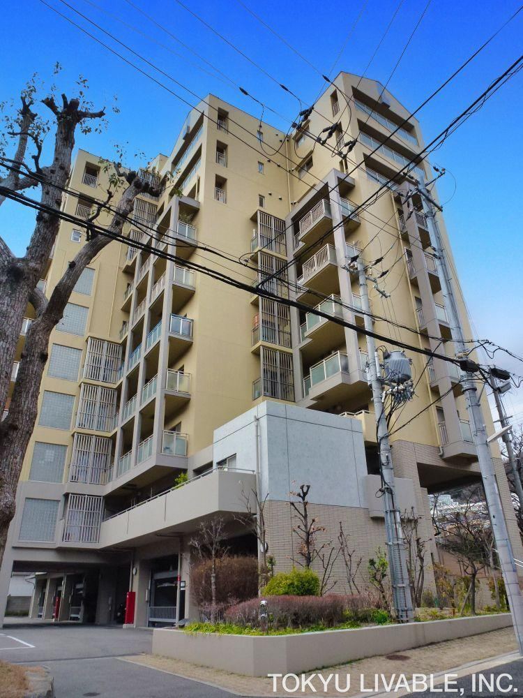 4LDK apartment in Higashinada Ward, Kobe, Hyogo - Photo 1