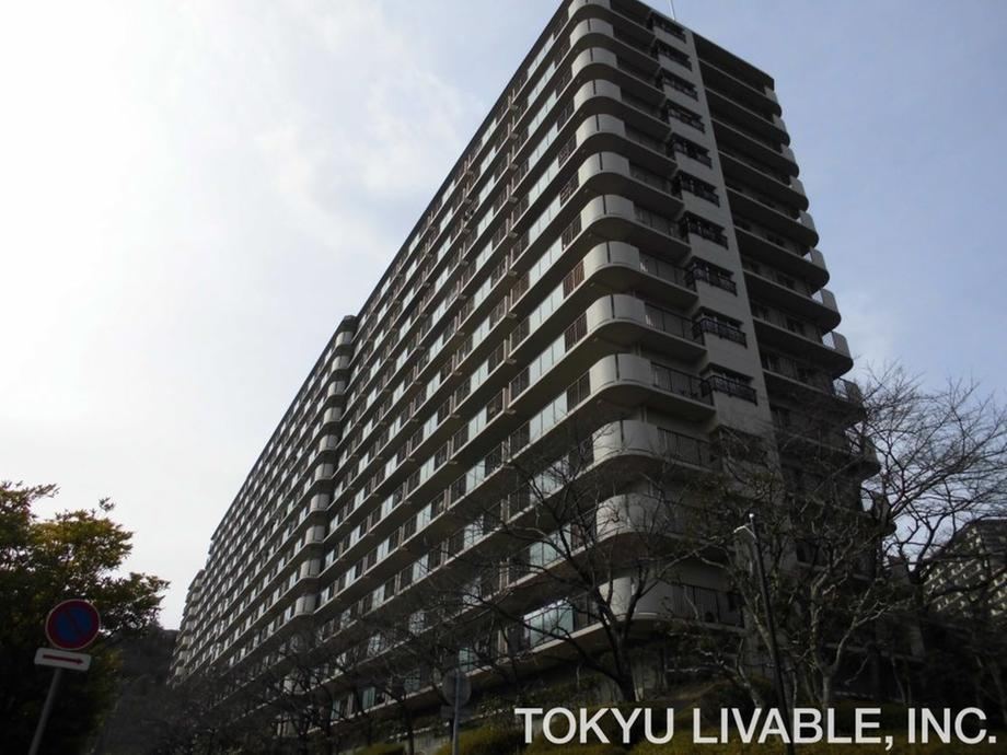 3DK apartment in Takarazuka, Hyogo - Photo 1