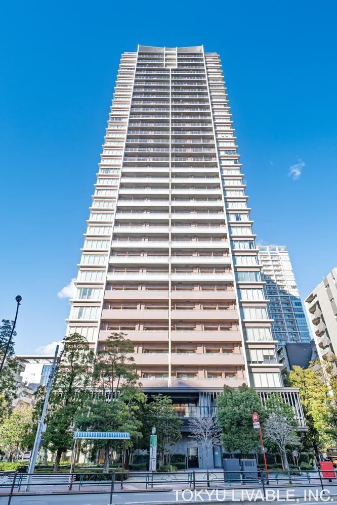 1LDK+S apartment in Minato Ward, Tokyo - Photo 1