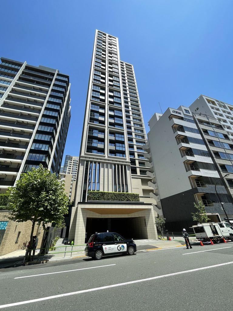 2LDK apartment in Minato Ward, Tokyo - Photo 1