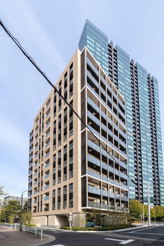 2LDK apartment in Minato Ward, Tokyo - Photo 1