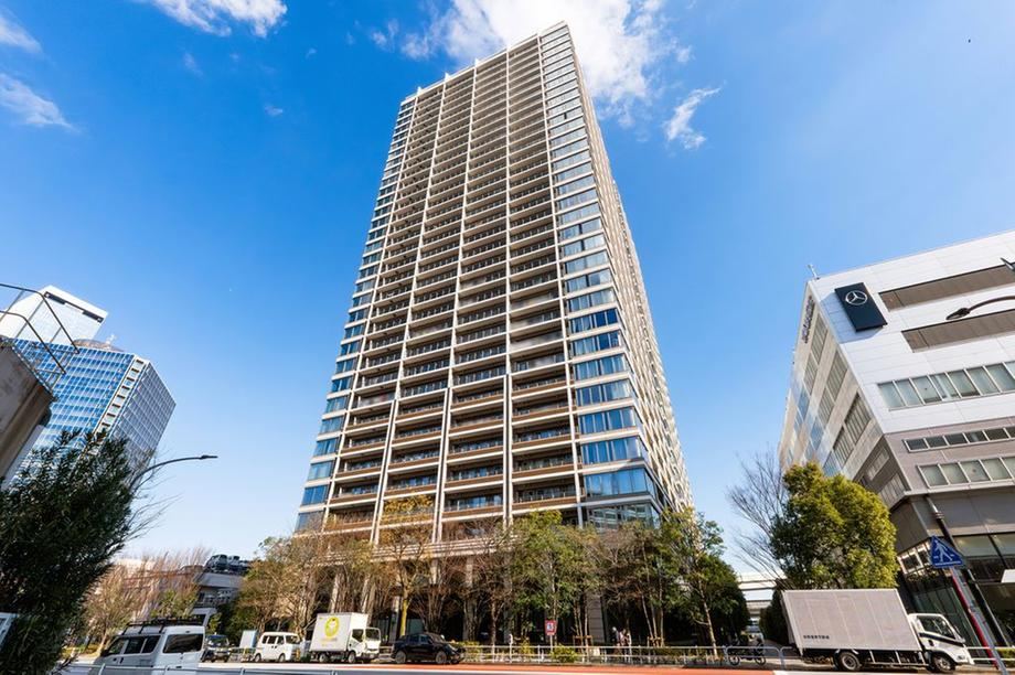 3LDK apartment in Minato Ward, Tokyo - Photo 1
