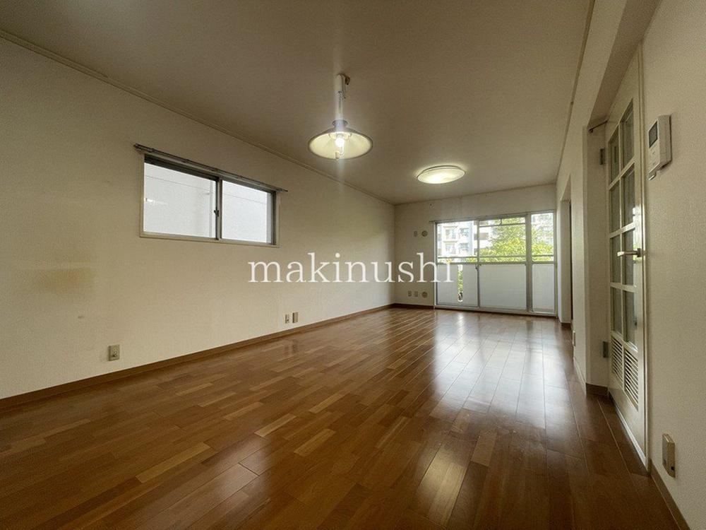 3LDK apartment in Tondabayashi, Osaka - Photo 1