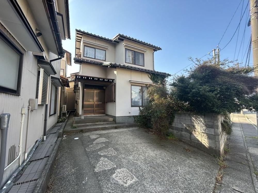 4LDK house in Kanazawa, Ishikawa - Photo 1