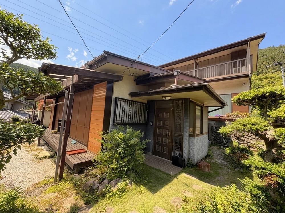 7DK house in Ome, Tokyo - Photo 1