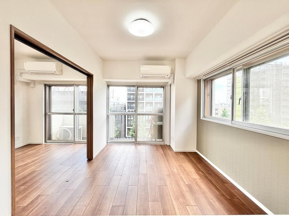 2LDK apartment in Itabashi Ward, Tokyo - Photo 1