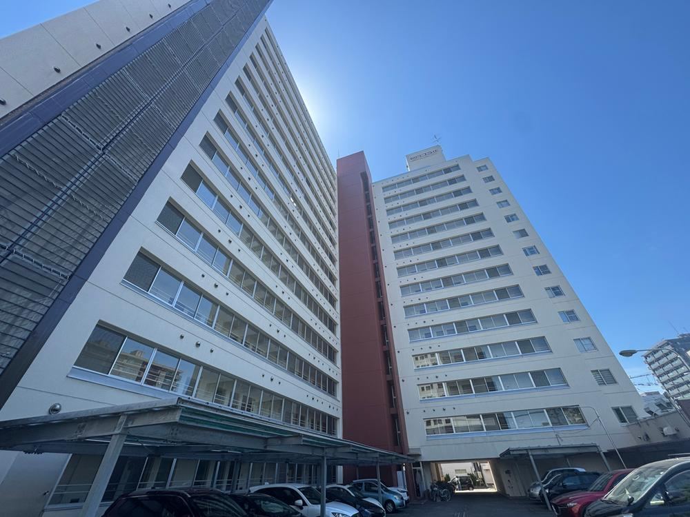 3LDK apartment in Chuo Ward, Sapporo, Hokkaido - Photo 1