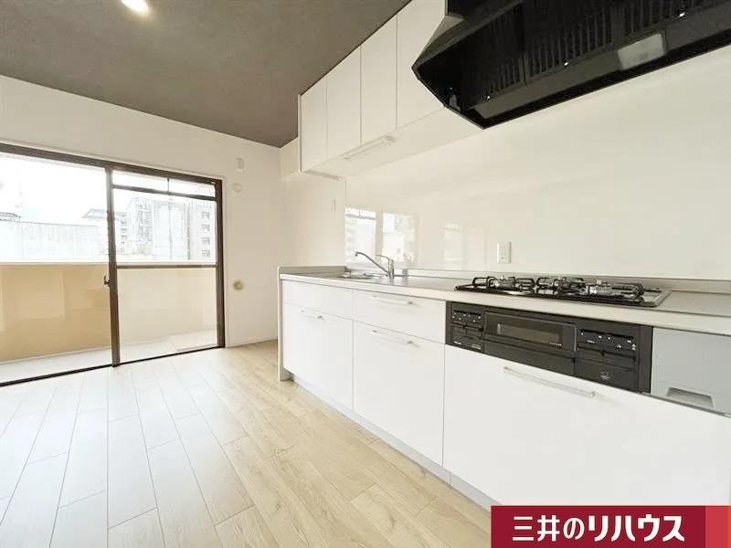 2LDK apartment in Naka Ward, Hiroshima - Photo 1