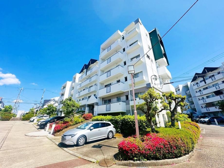 3LDK apartment in Takatsuki, Osaka - Photo 1