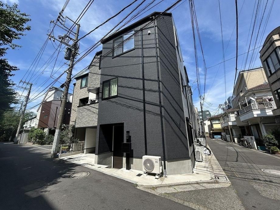 3LDK house in Ota Ward, Tokyo - Photo 1