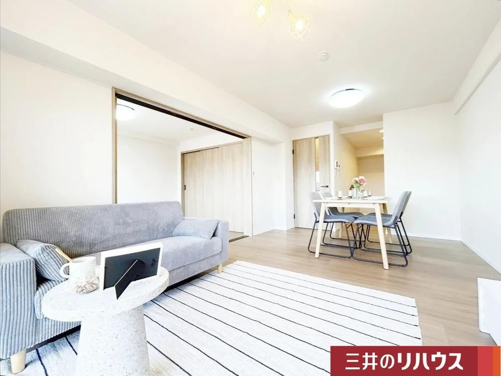 3LDK apartment in Suita, Osaka - Photo 1