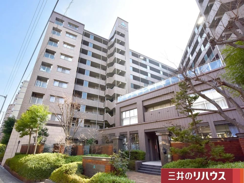 4LDK apartment in Toyonaka, Osaka - Photo 1