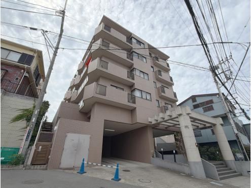 3LDK apartment in Chigasaki, Kanagawa - Photo 1