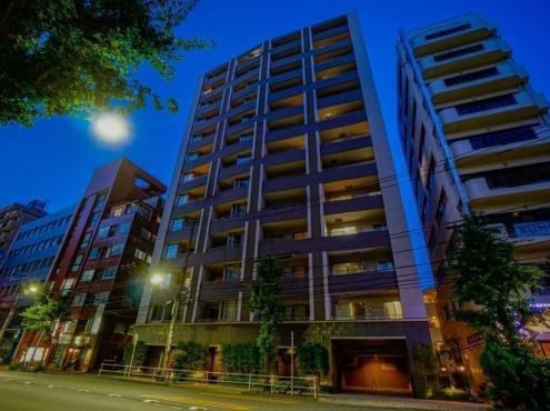 2LDK apartment in Shinjuku Ward, Tokyo - Photo 1