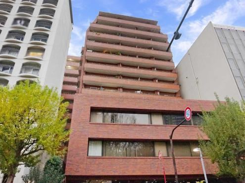 1DK apartment in Shinjuku Ward, Tokyo - Photo 1