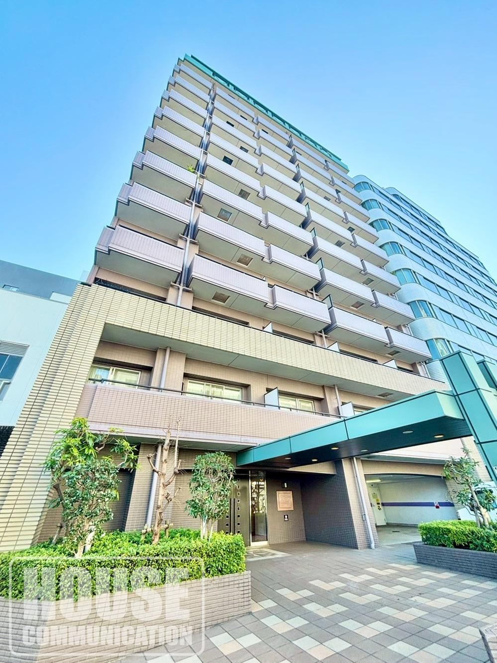 3LDK apartment in Shinjuku Ward, Tokyo - Photo 1