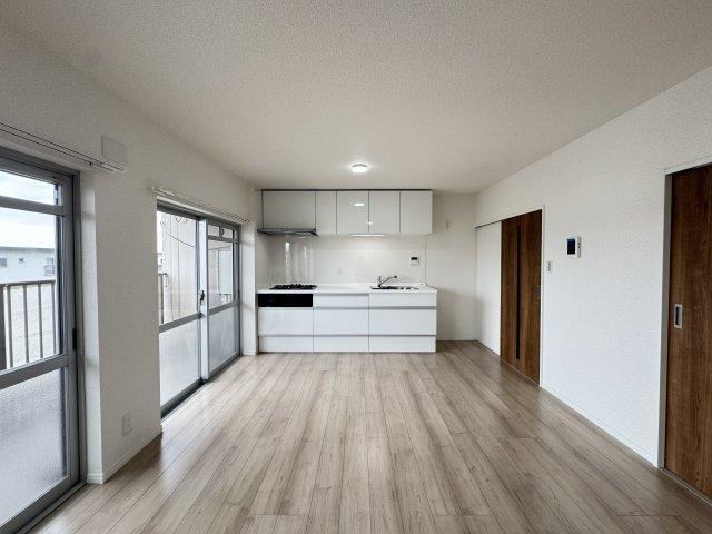 2LDK apartment in Minami Ward, Sagamihara, Kanagawa - Photo 1