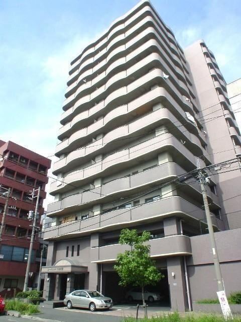 4LDK apartment in Shimonoseki, Yamaguchi - Photo 1
