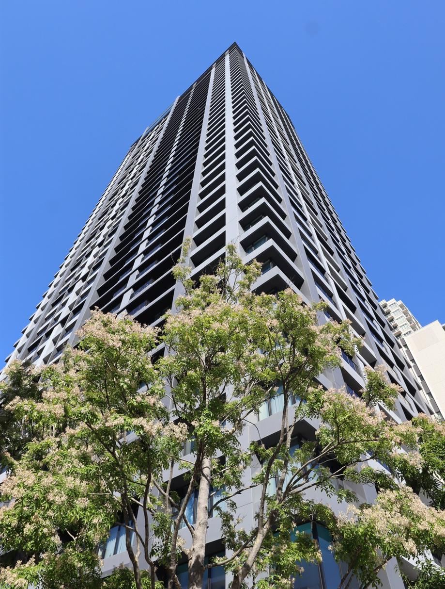 2LDK apartment in Kita Ward, Osaka - Photo 1