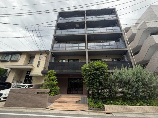 1LDK apartment in Setagaya Ward, Tokyo - Photo 1