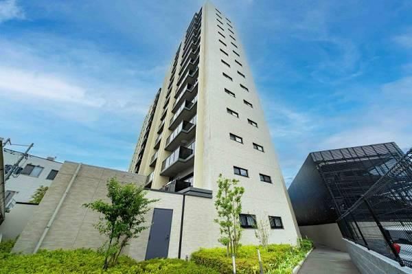 4LDK apartment in Onojo, Fukuoka - Photo 1