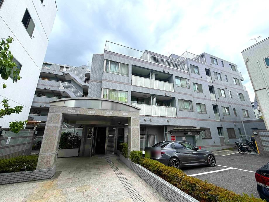 2LDK apartment in Bunkyo Ward, Tokyo - Photo 1