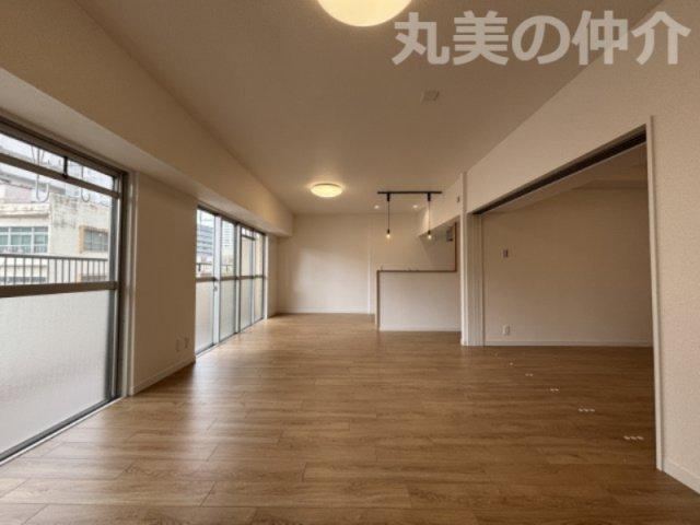 2LDK apartment in Naka Ward, Nagoya, Aichi - Photo 1