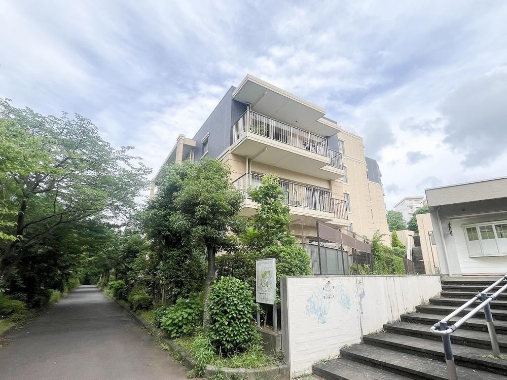 4LDK apartment in Hachioji, Tokyo - Photo 1