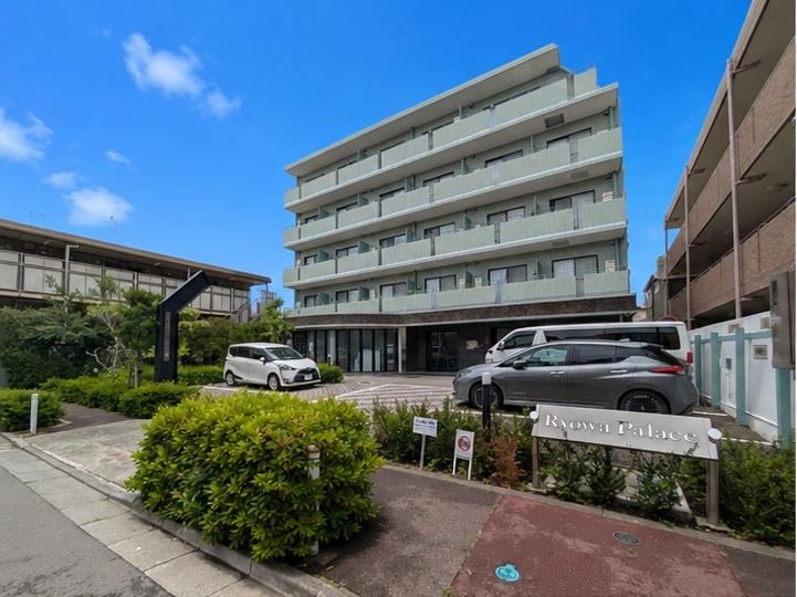 2DK apartment in Itabashi Ward, Tokyo - Photo 1