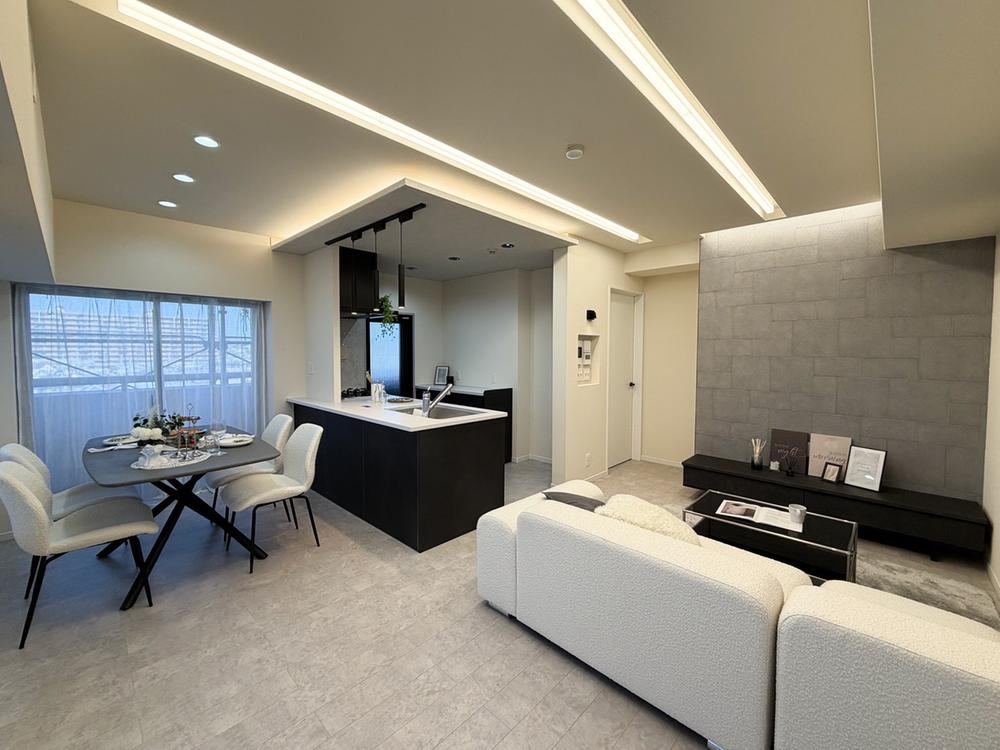 3LDK apartment in Hirakata, Osaka - Photo 1