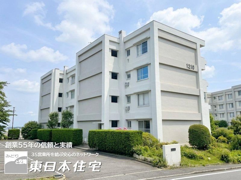 2LDK apartment in Isogo Ward, Yokohama, Kanagawa - Photo 1