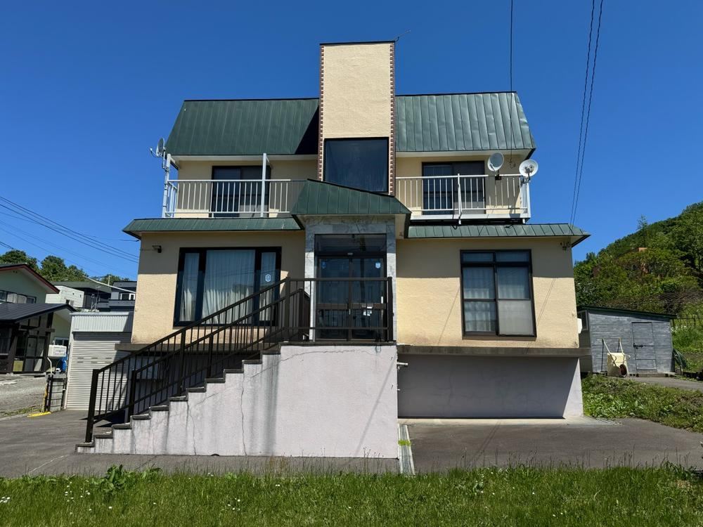 6LDK house in Otaru, Hokkaido - Photo 1