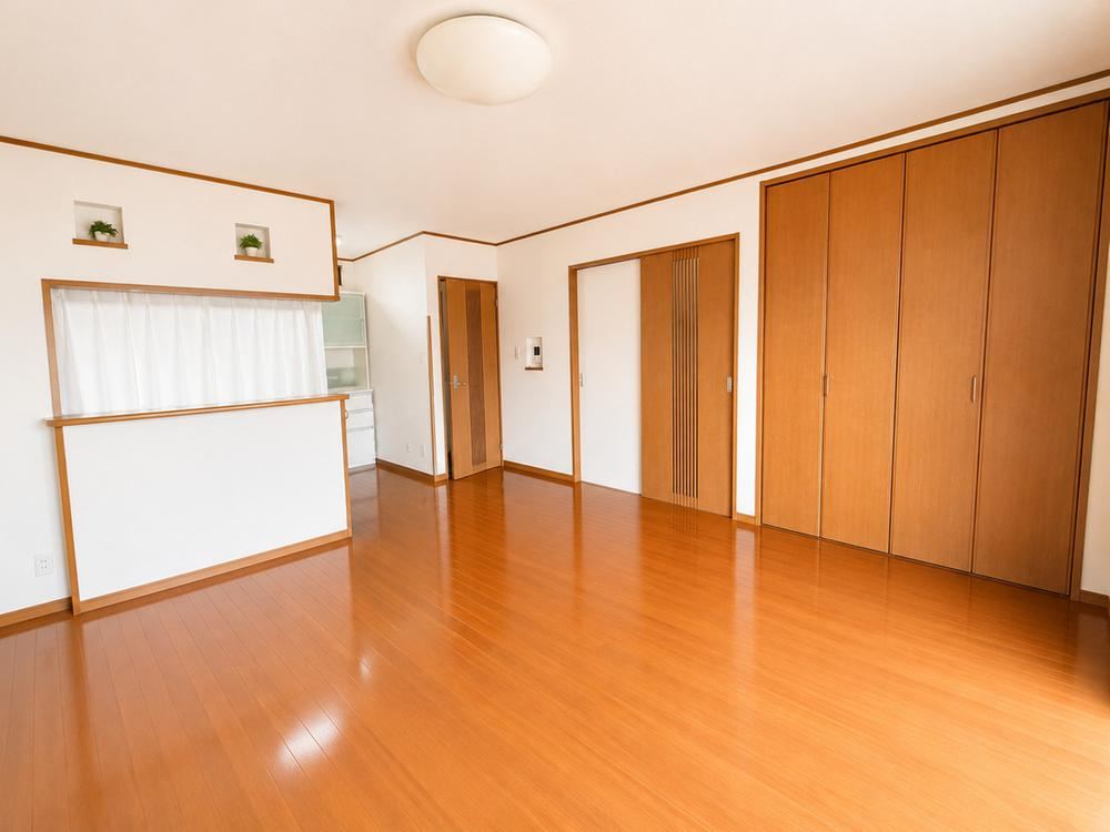 4LDK house in Yao, Osaka - Photo 1