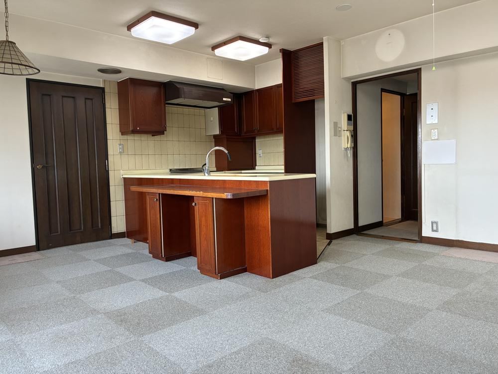 5LDK+S apartment in Naka Ward, Hiroshima - Photo 1