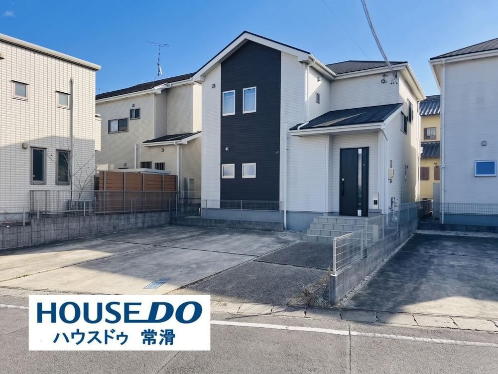 4LDK house in Chita, Aichi - Photo 1