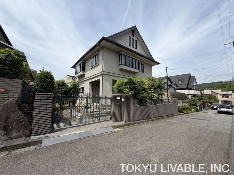 6LDK house in Kawanishi, Hyogo - Photo 1