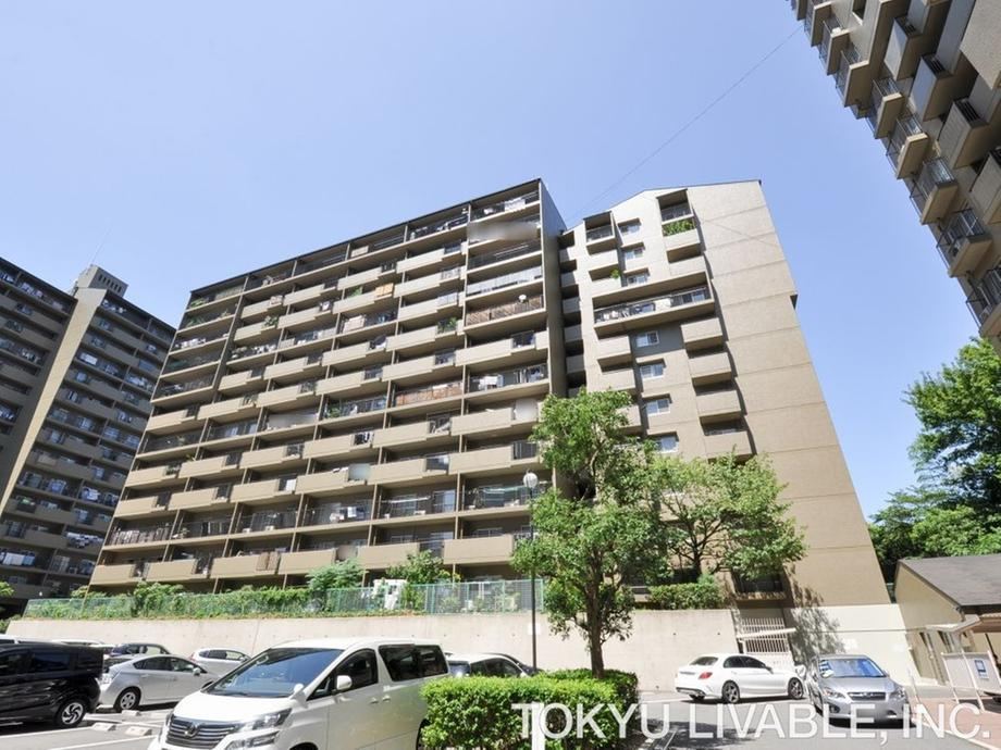 2LDK+S apartment in Toyonaka, Osaka - Photo 1