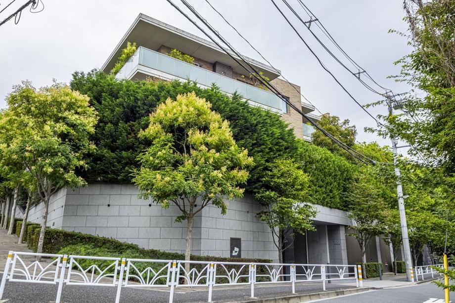 2LDK apartment in Shibuya Ward, Tokyo - Photo 1