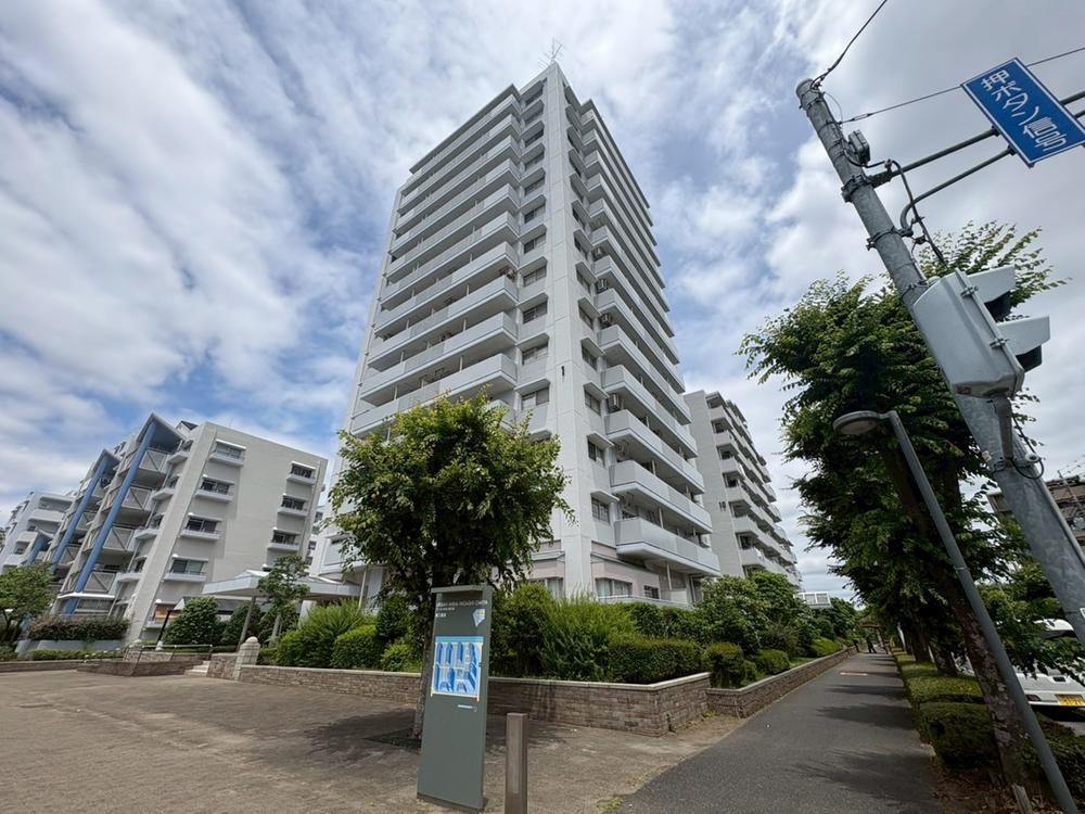 4LDK apartment in Minuma Ward, Saitama - Photo 1