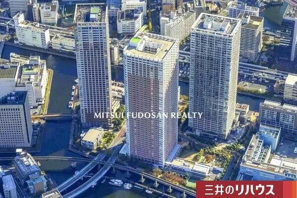 2LDK+S apartment in Minato Ward, Tokyo - Photo 1